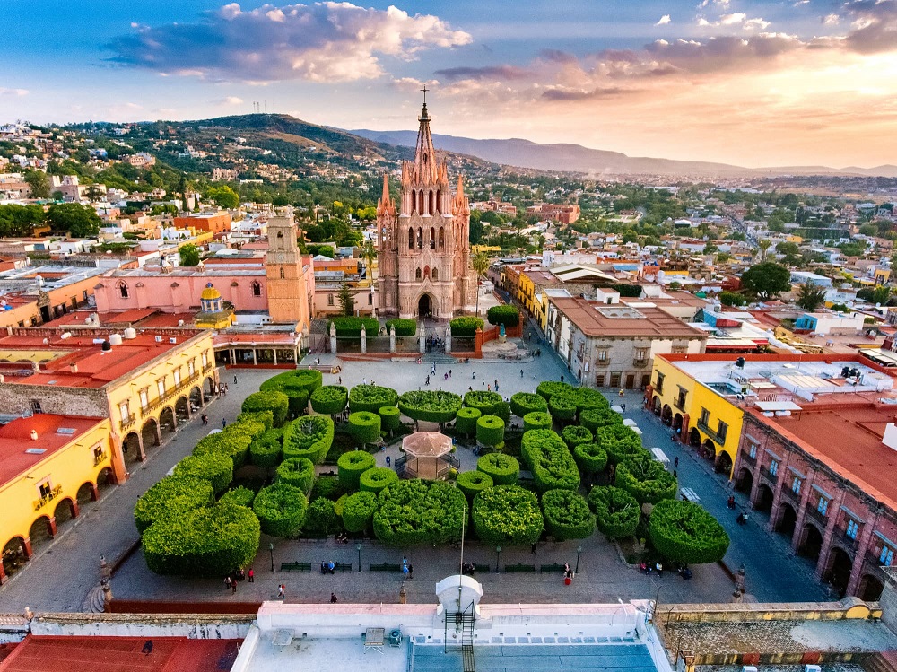 What Can You do in the Jardin Principal in San Miguel de Allende